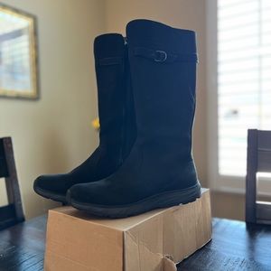 EDDIE BAUER SUEDE BOOTS - WORN ONCE!